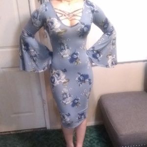 Blue dress w/blue roses print